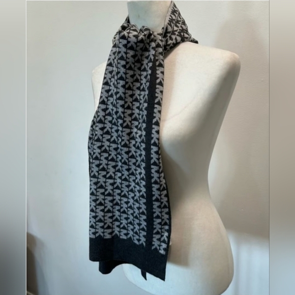 Michael Kors Gray Patterned Scarf - Picture 1 of 5